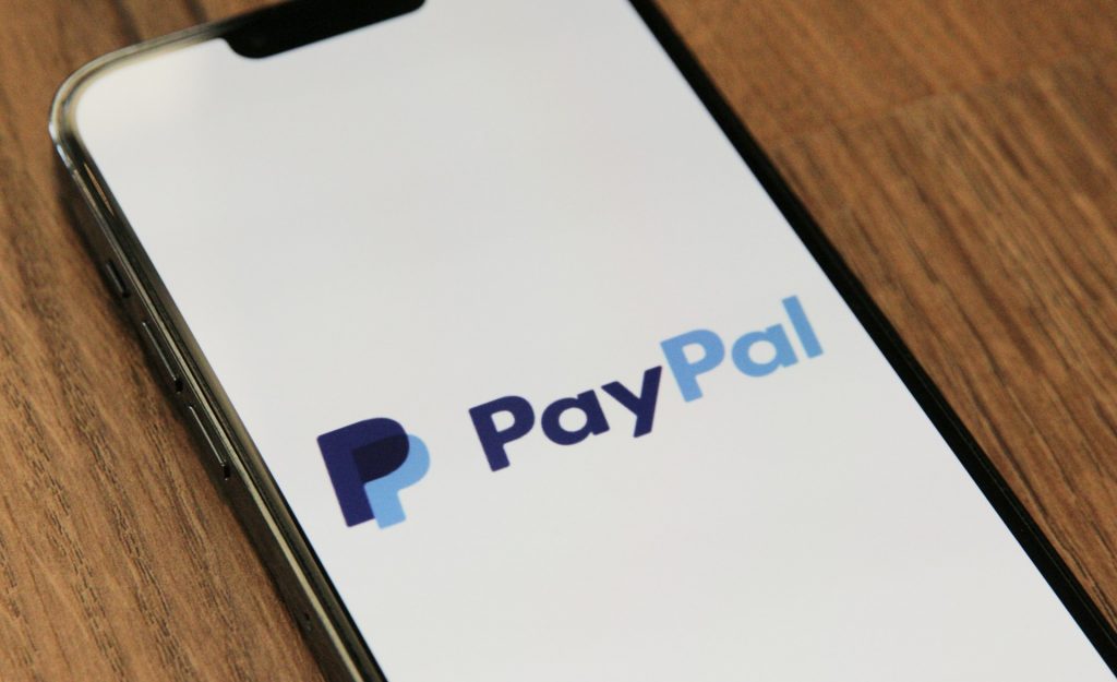 W jakich sklepach online i stacjonarnych można zapłacić PayPalem?